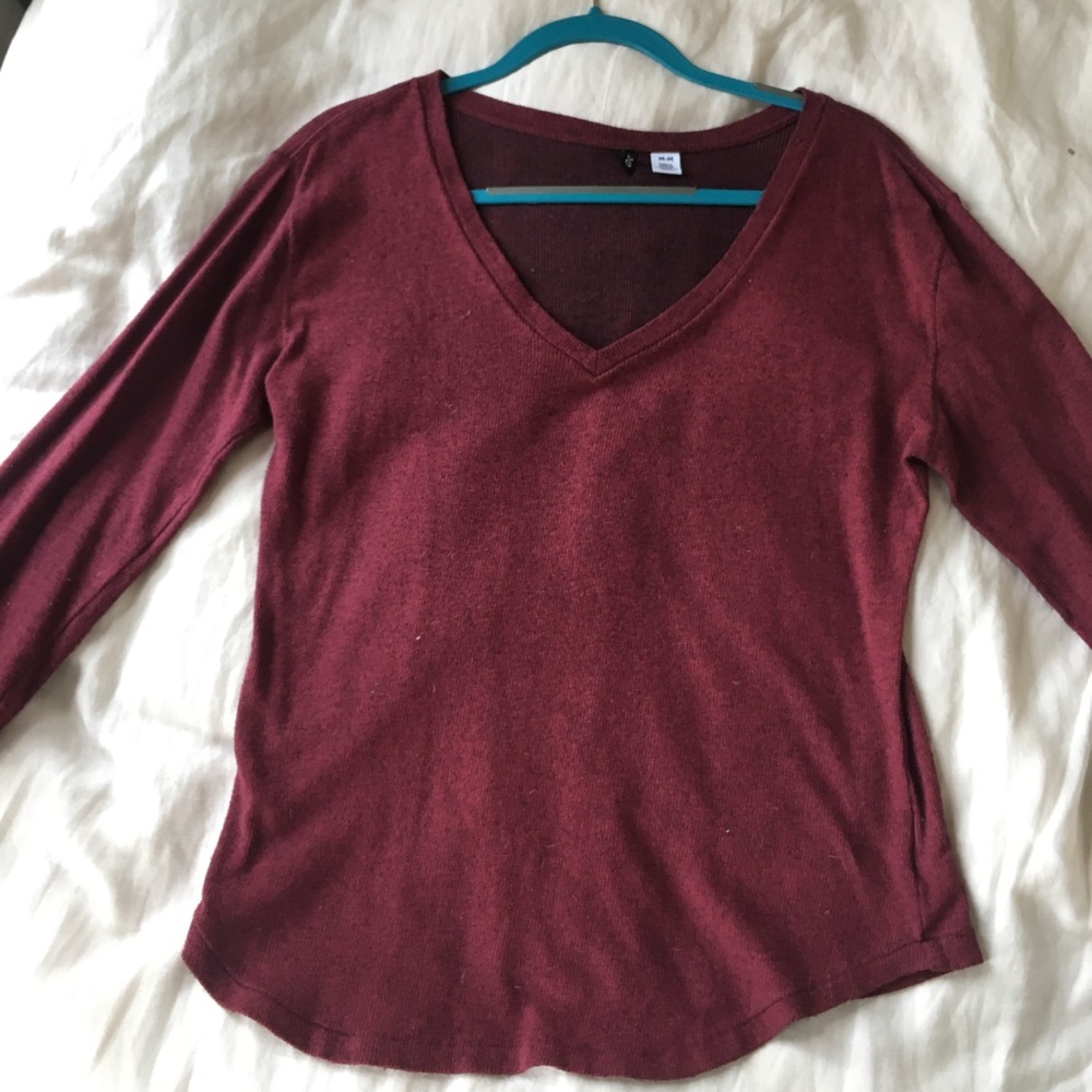 BDG maroon Vneck longsteeve tee
